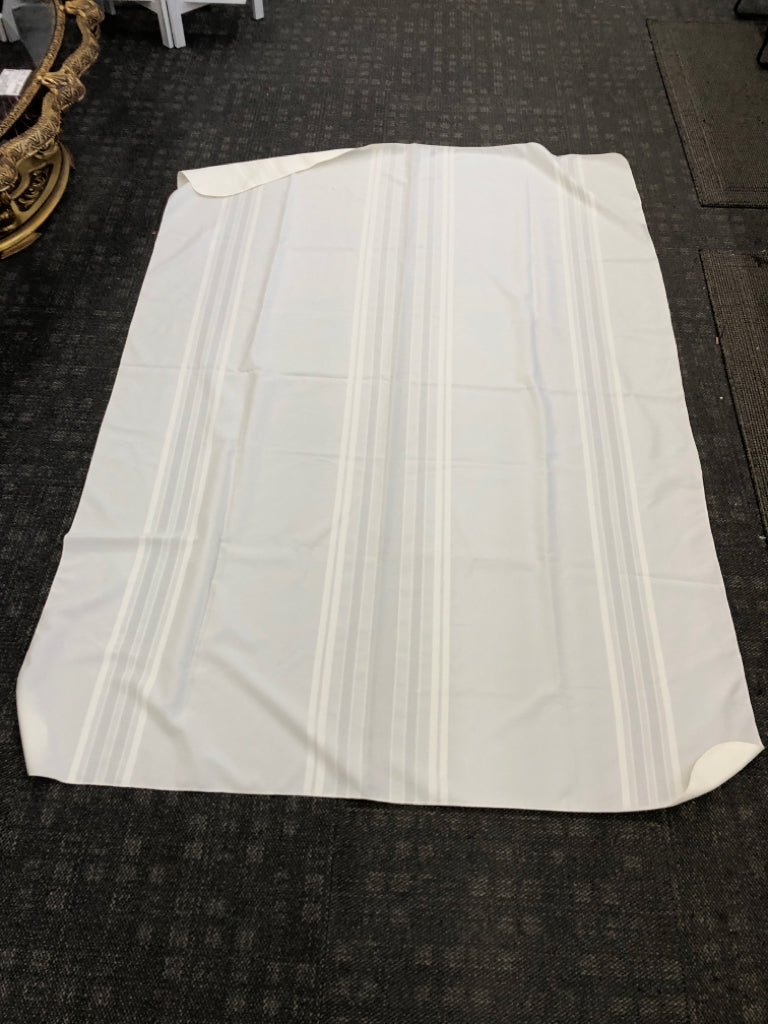 CREAM RECTANGLE TABLECLOTH.