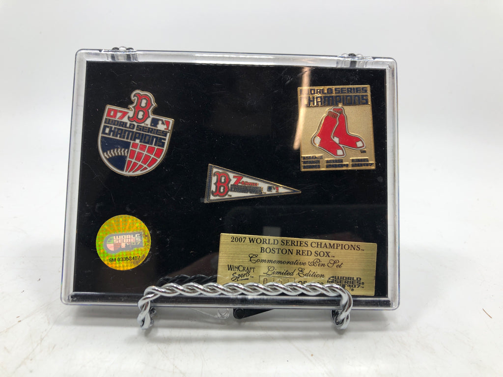 4 BOSTON RED SOX 2007 WORLD SERIES COLLECTORS PIN IN BOX.