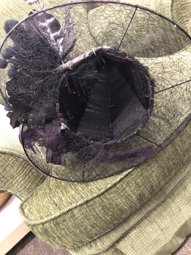 DECORATED WITCH'S HAT.