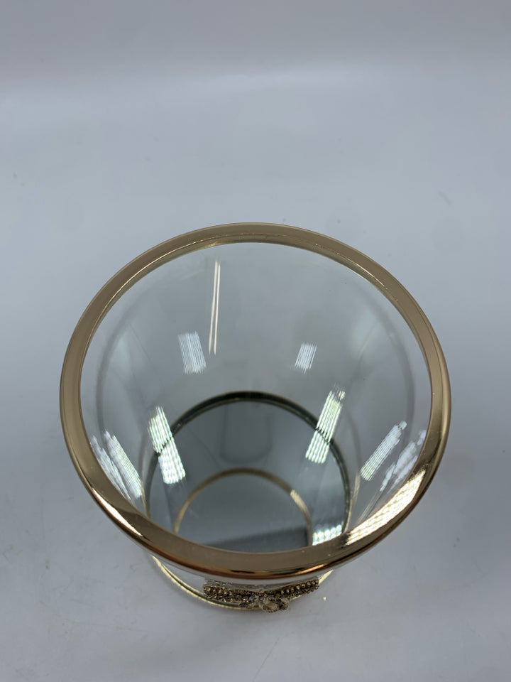 GLASS DESK ORGANIZER W/BOW DETAIL.