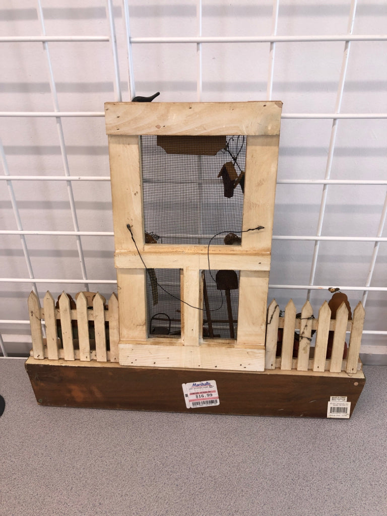 PRIMITIVE 3D WOODEN GARDEN HOOK WALL HANGING.