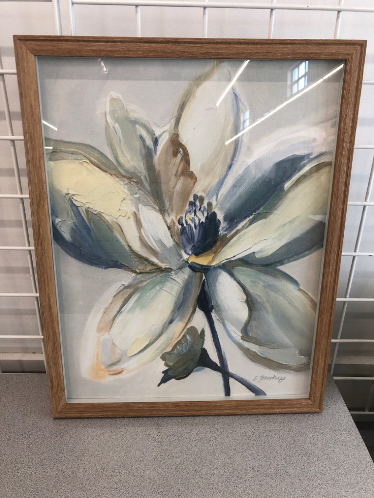 WATERCOLOR FLOWER IN TAN FRAME.
