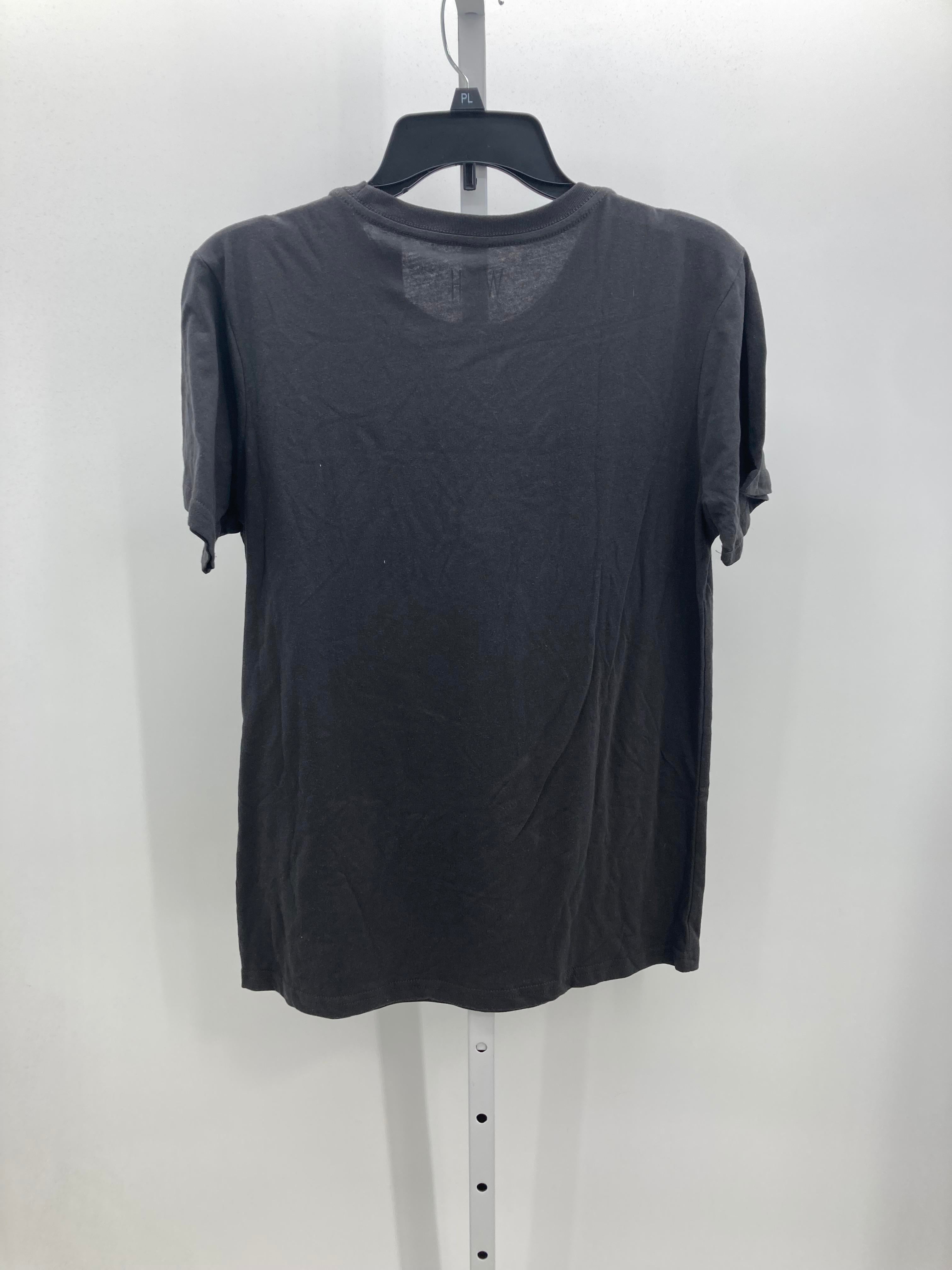 Disney Size Medium Juniors Short Sleeve Shirt