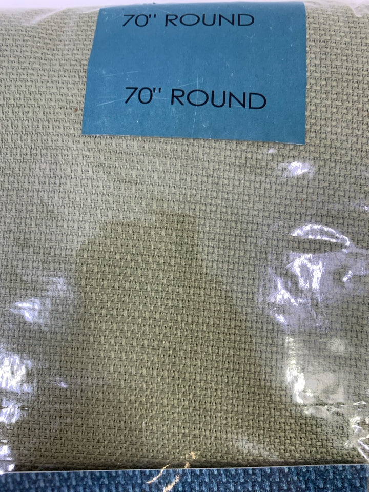 ROUND GREEN TABLECLOTH.