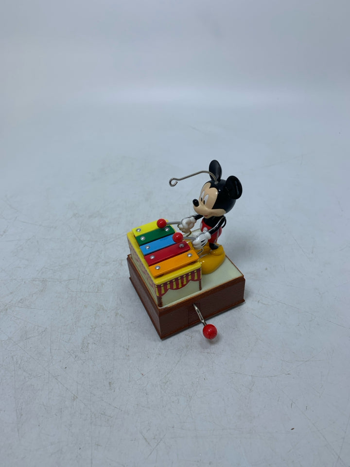 IN BOX DISNEY MICKEY THE MUSICIAN HALLMARK ORNAMENT.
