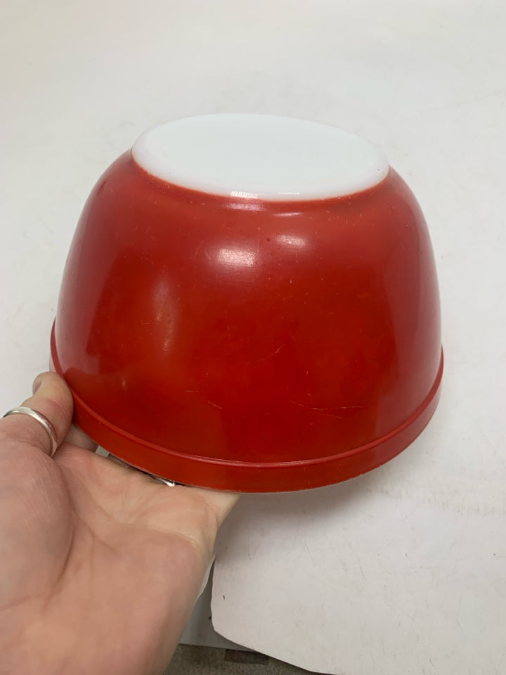 VTG PRIMARY COLOR RED MIXING BOWL.