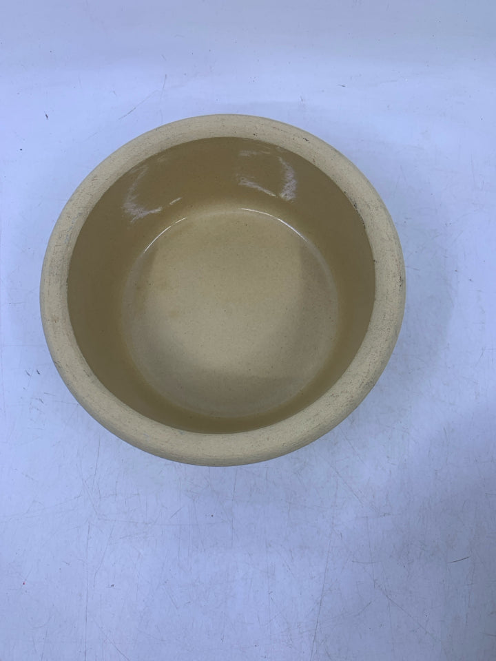 BEIGE POTTERY "KITTY" BOWL.