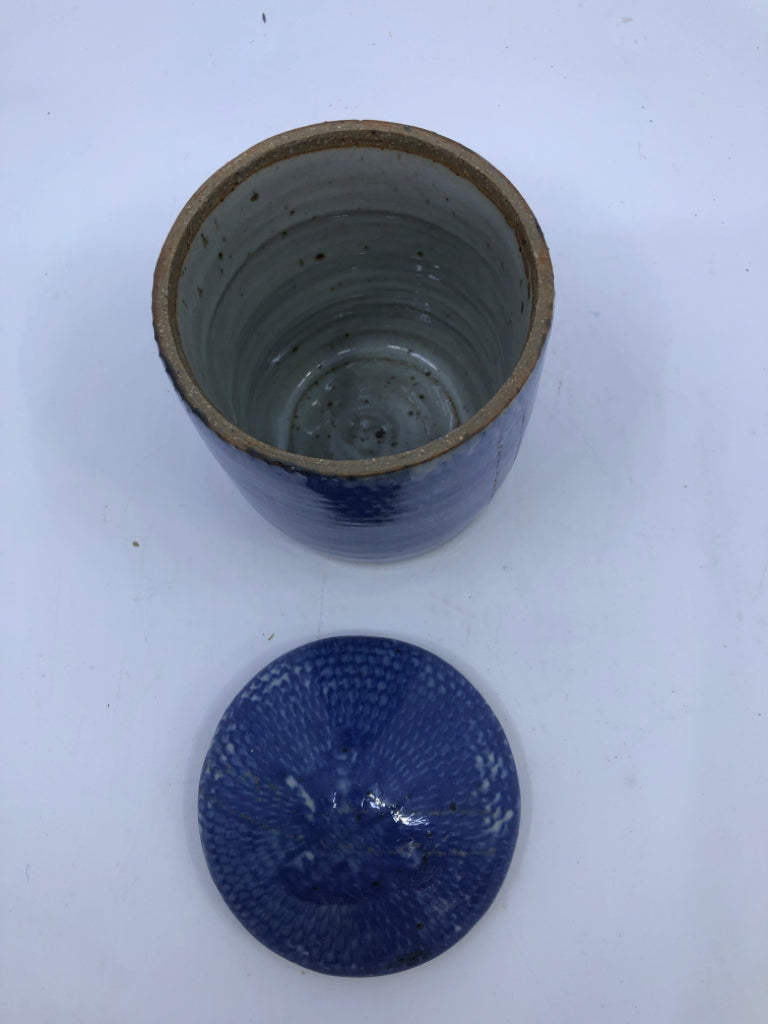 BLUE POTTERY CANISTER ROUNDED LID.
