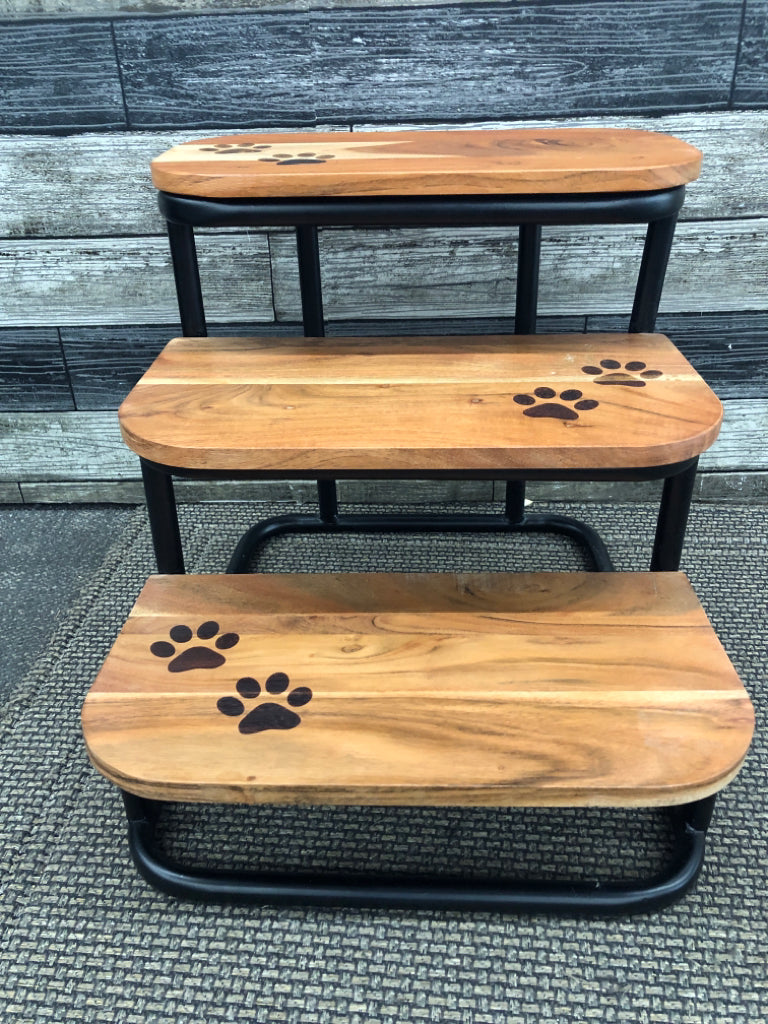 WOOD AND BLACK METAL PET STAIRCASE.