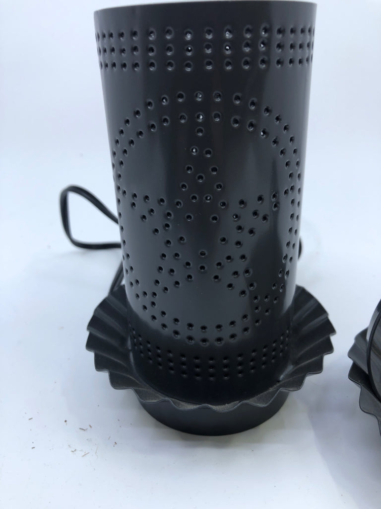 GREY METAL PIERCED STAR LIGHT WAX WARMER.
