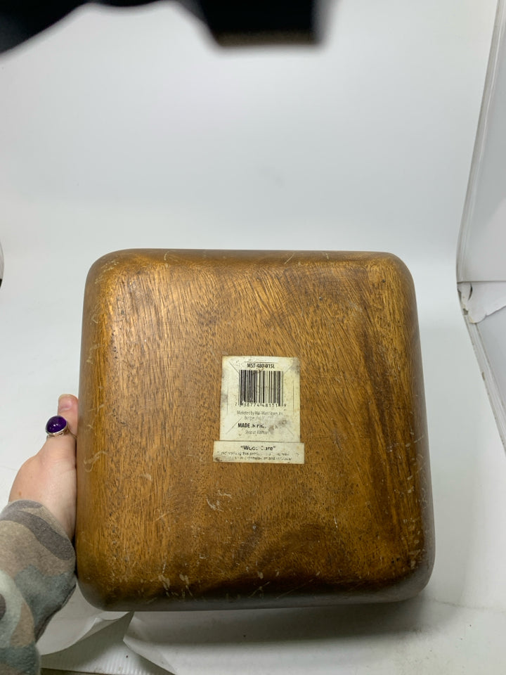 LARGE WOOD SQUARE BOWL.