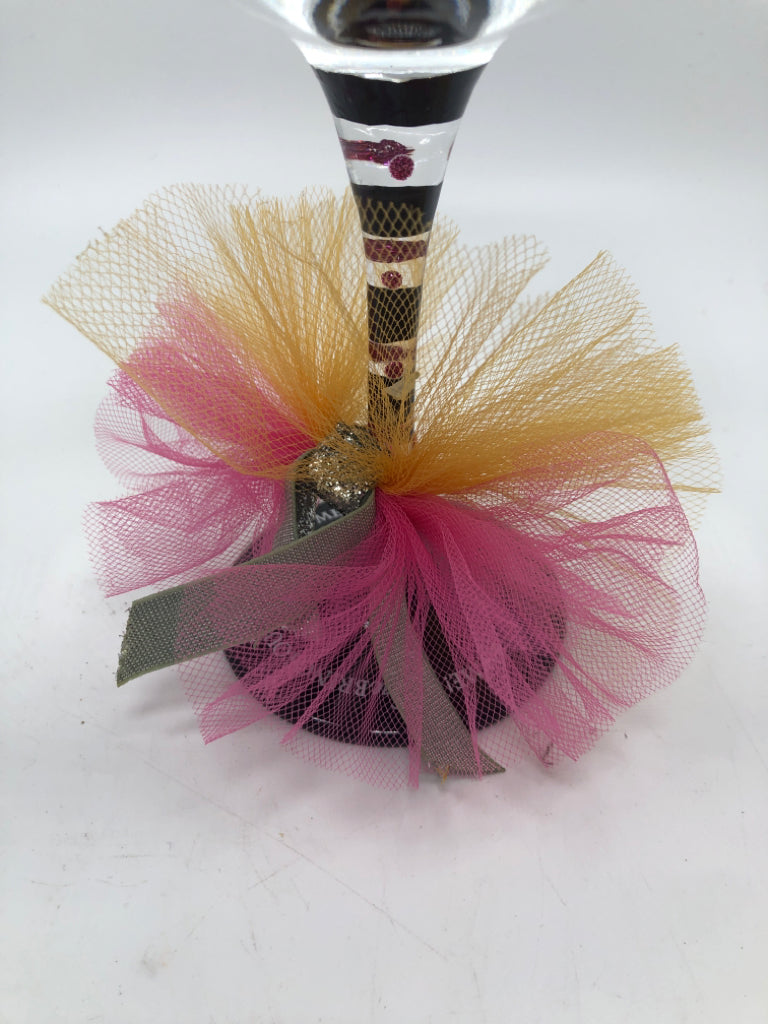 LOLITA FABULOUS 40 WINE GLASS.