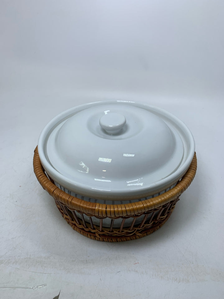 CIRCLE COVERED BAKING W/ WICKER STAND.