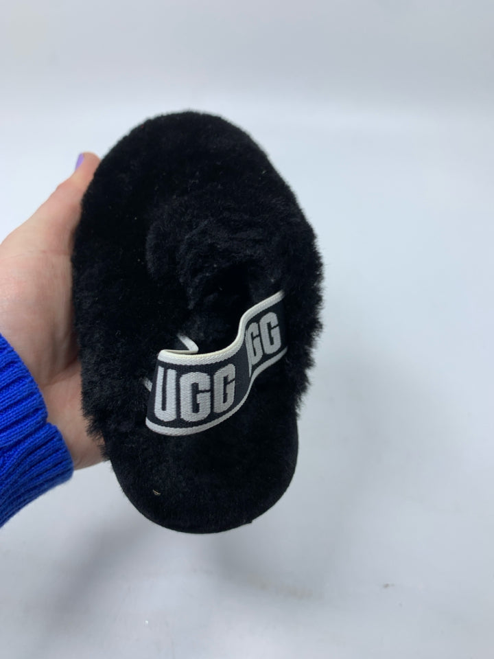 UGG Size 6 Slippers