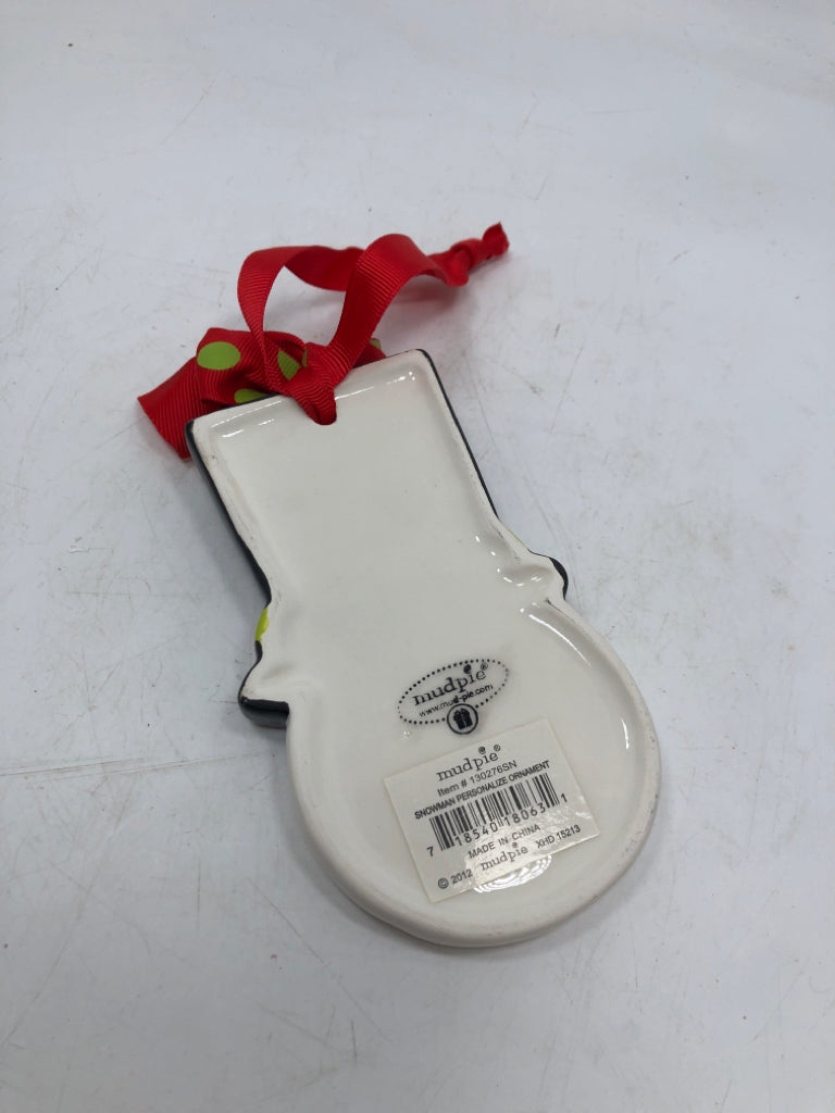 MUD PIE FLAT CERAMIC SNOWMAN FACE ORNAMENT.