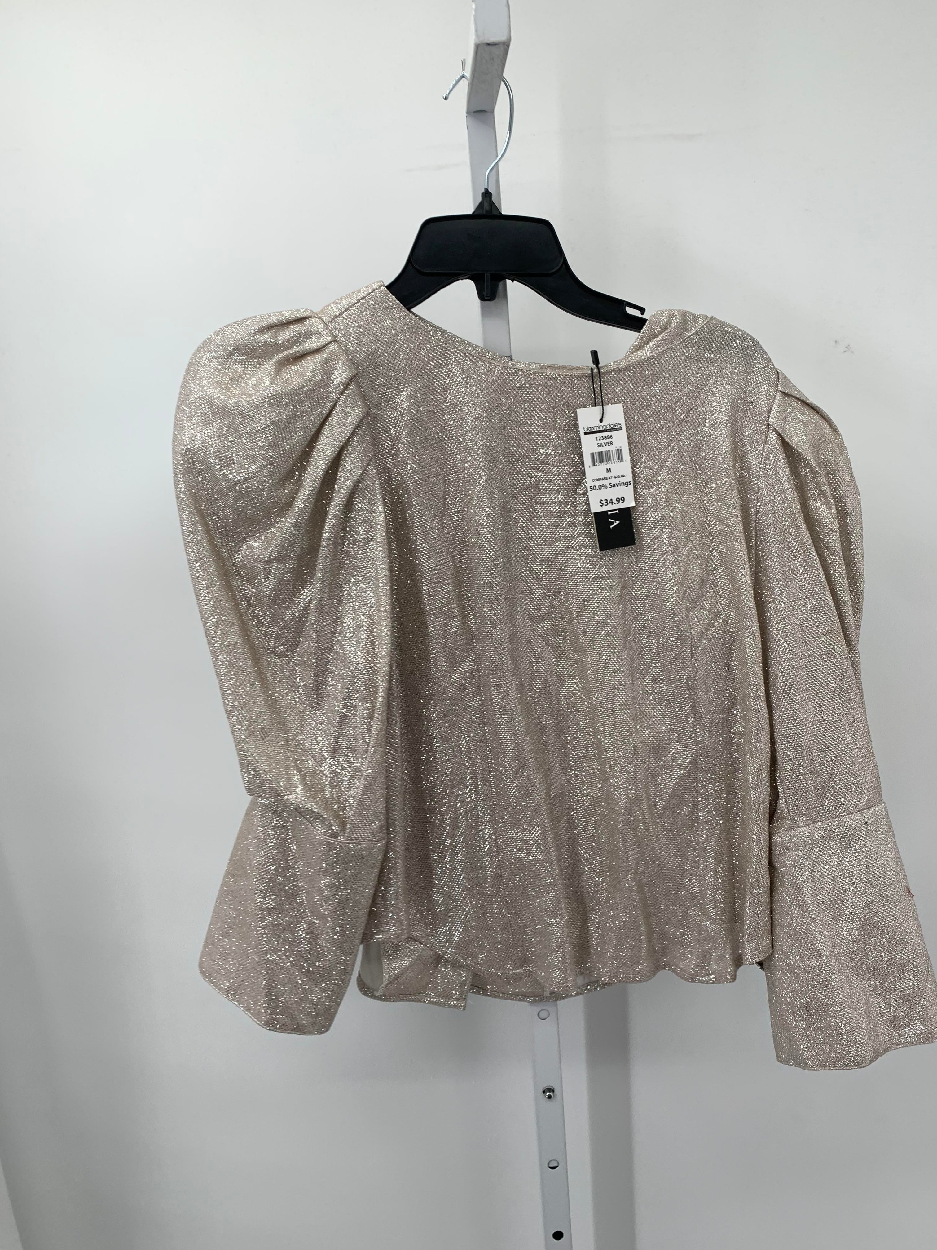 Size Medium Misses 3/4 Sleeve Shirt