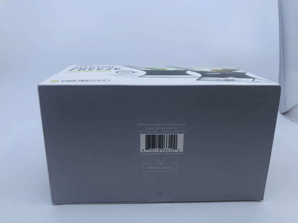 2 NIB MARTINI FREEZE PLASTIC GLASSES