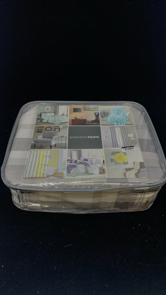 NIP MADISON PARK 3 PIECE DUVET COVER SET GREY & PLAID.