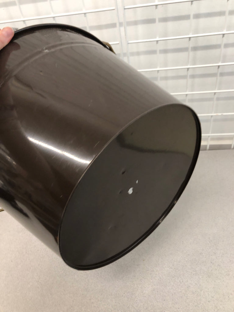 LG BROWN TIN BUCKET W/BRASS HANDLES.