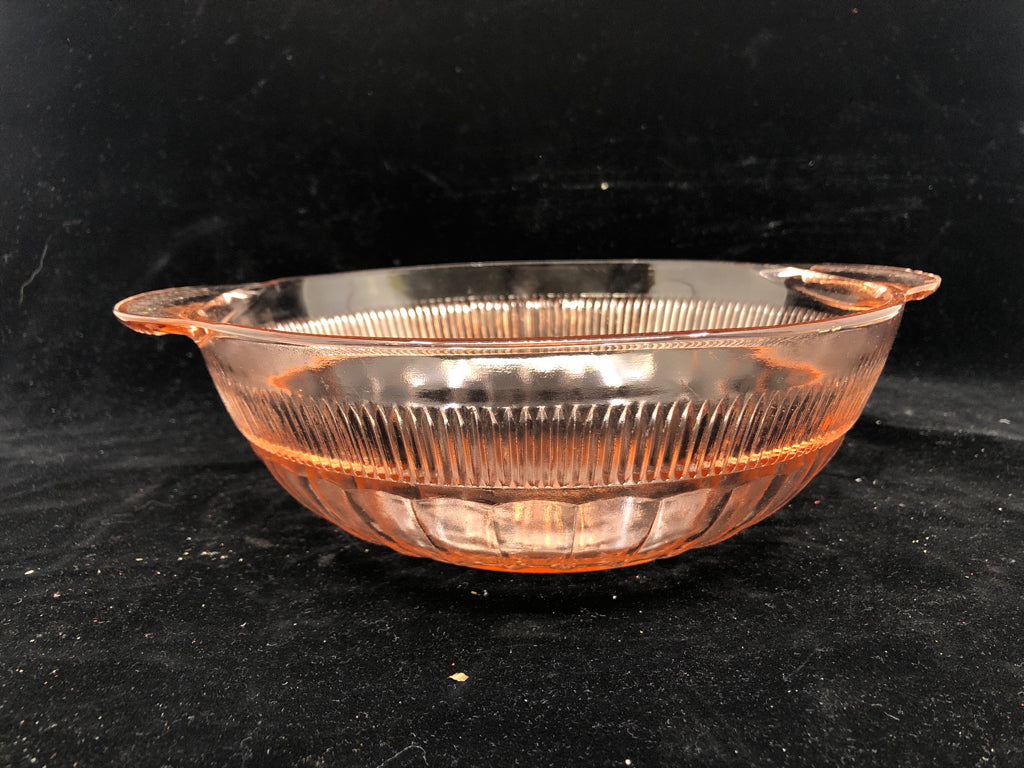 VTG LIGHT PINK RIBBED BOWL W HANDLES.