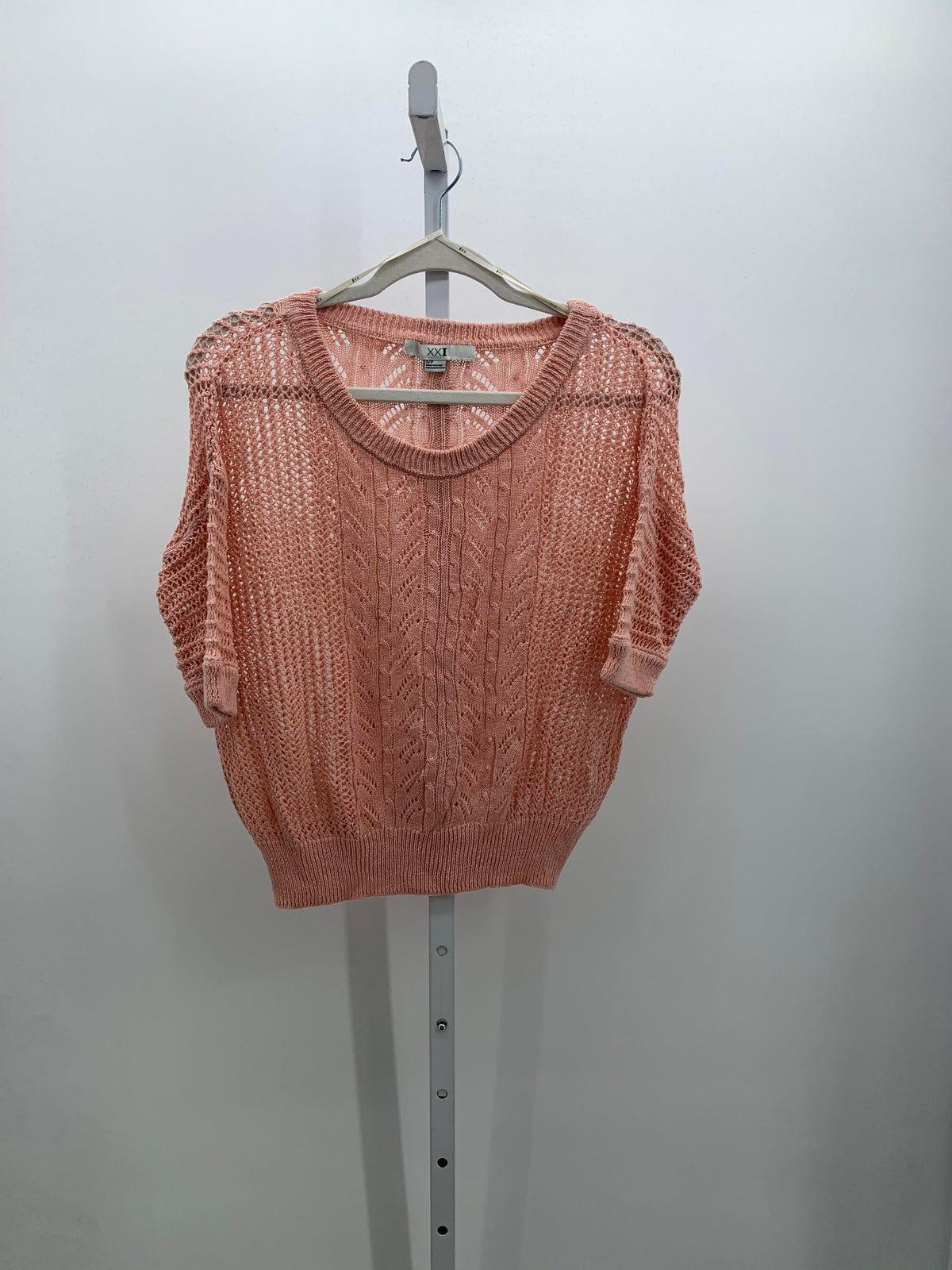 XXI Size Small Juniors Short Sleeve Sweater