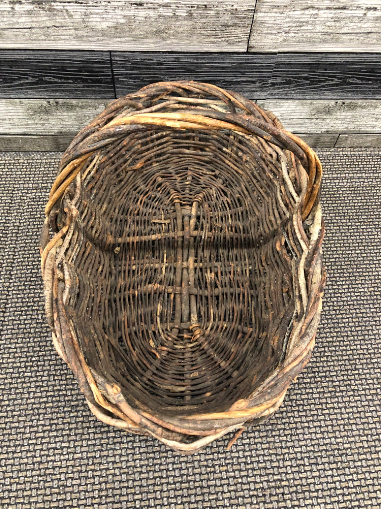 DARK TWIG WOVEN BASKET.