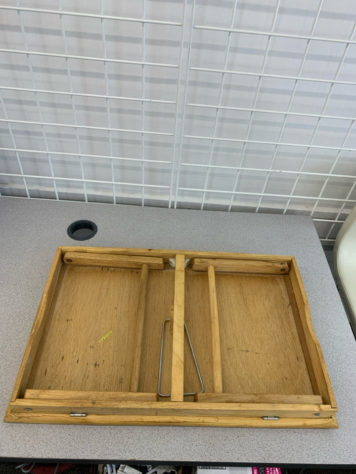 BAMBOO AND WHITE LAP TRAY W/FOLDING LEGS.