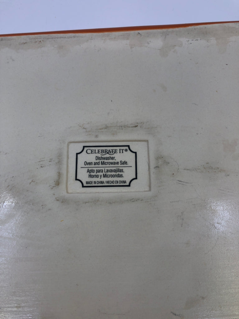 ORANGE RECTANGLE BAKING DISH W/ HANDLES.