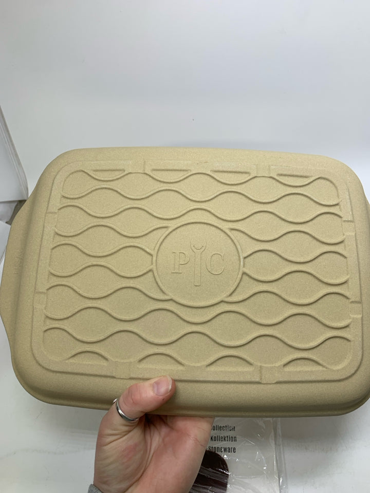 NIB MEDIUM STONE BAR PAN 13" X 9" #100255.