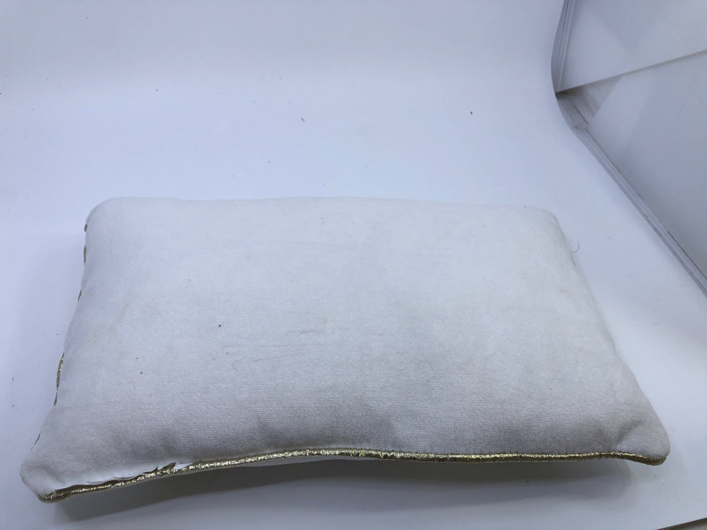 GOLD AND WHITE DEER PILLOW.