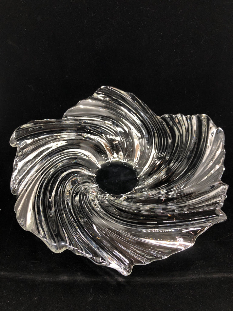 CLEAR SWIRL ART GLASS BOWL.