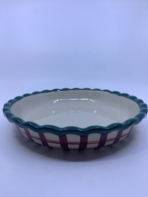 RED/GREEN PIE DISH.