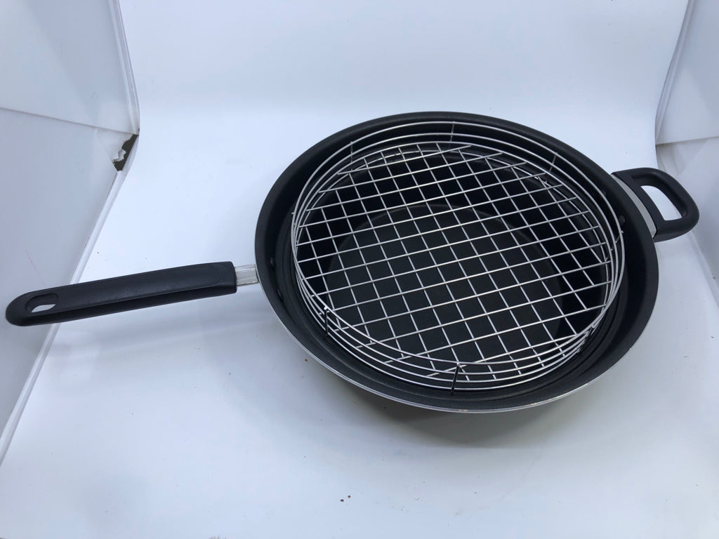 NONSTICK 13" SAUTE PAN W/STEAMER BASKET.
