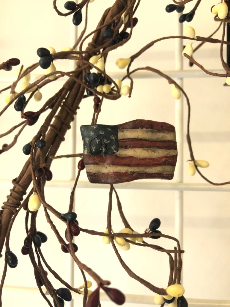 PRIMITIVE AMERICAN FLAG GARLAND.