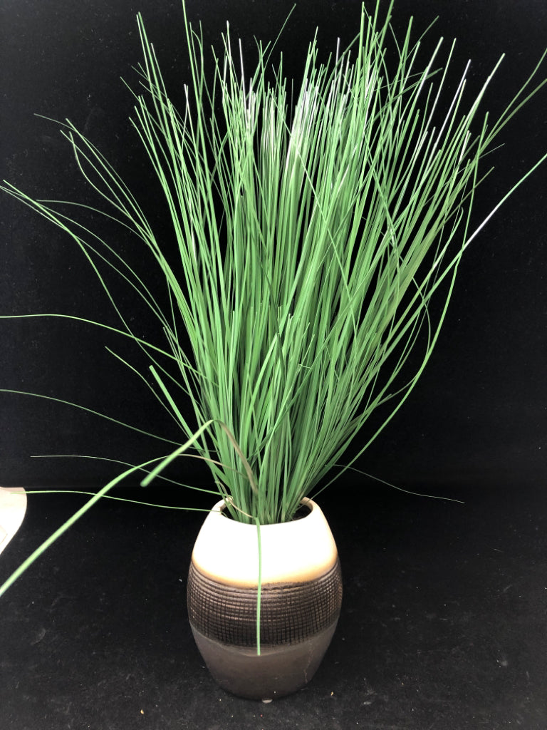 BROWN OMBRE VASE W/ TALL GREEN GRASS.