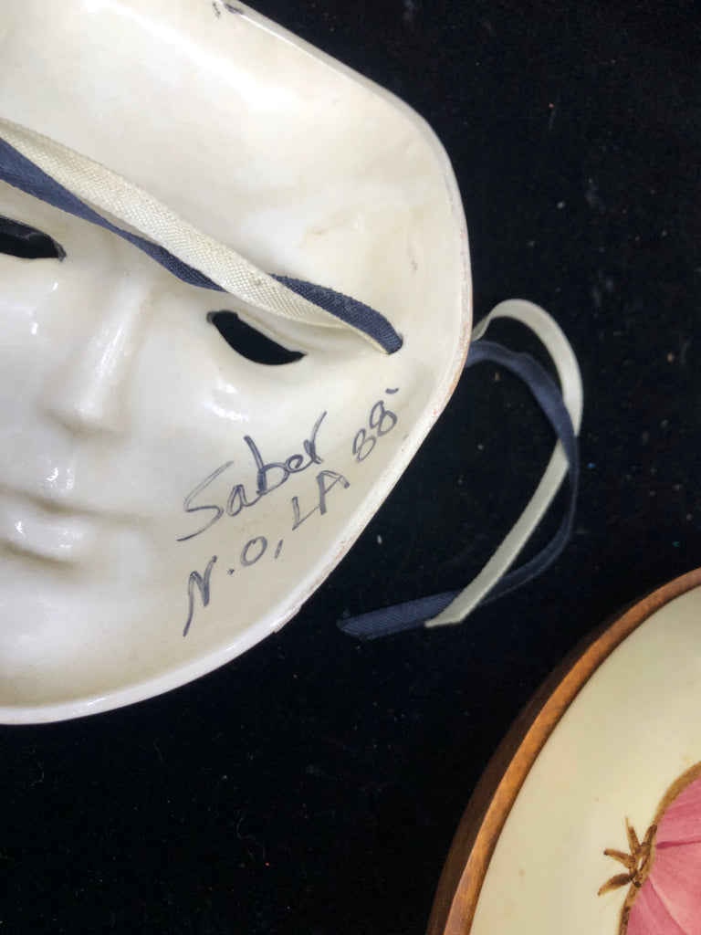 BLACK AND WHITE BOURBON STREET MASK.