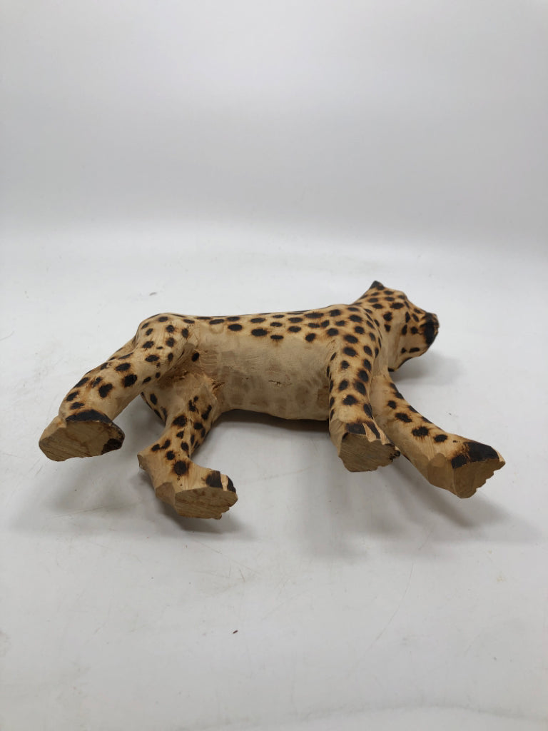 WOODEN CARVED CHEETAH.