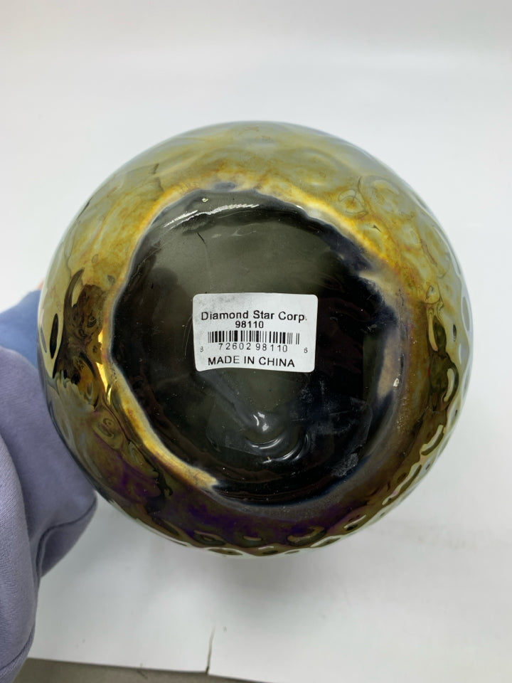 IRIDESCENT THUMBPRINT GLASS VASE.