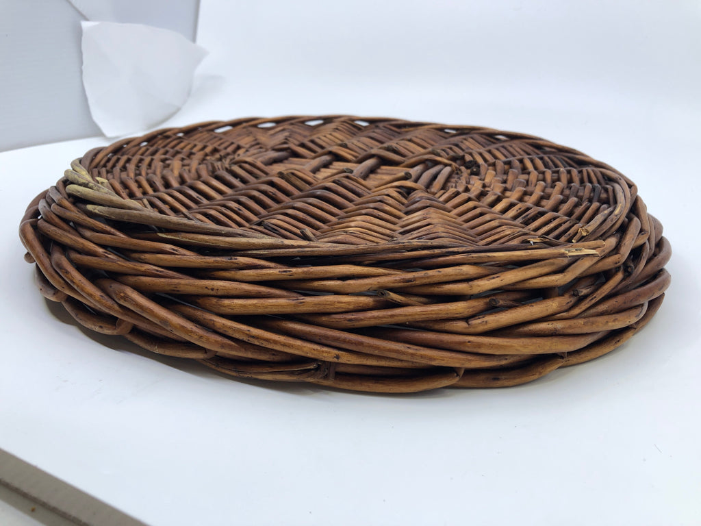 SHALLOW TWIG OVAL TRAY.