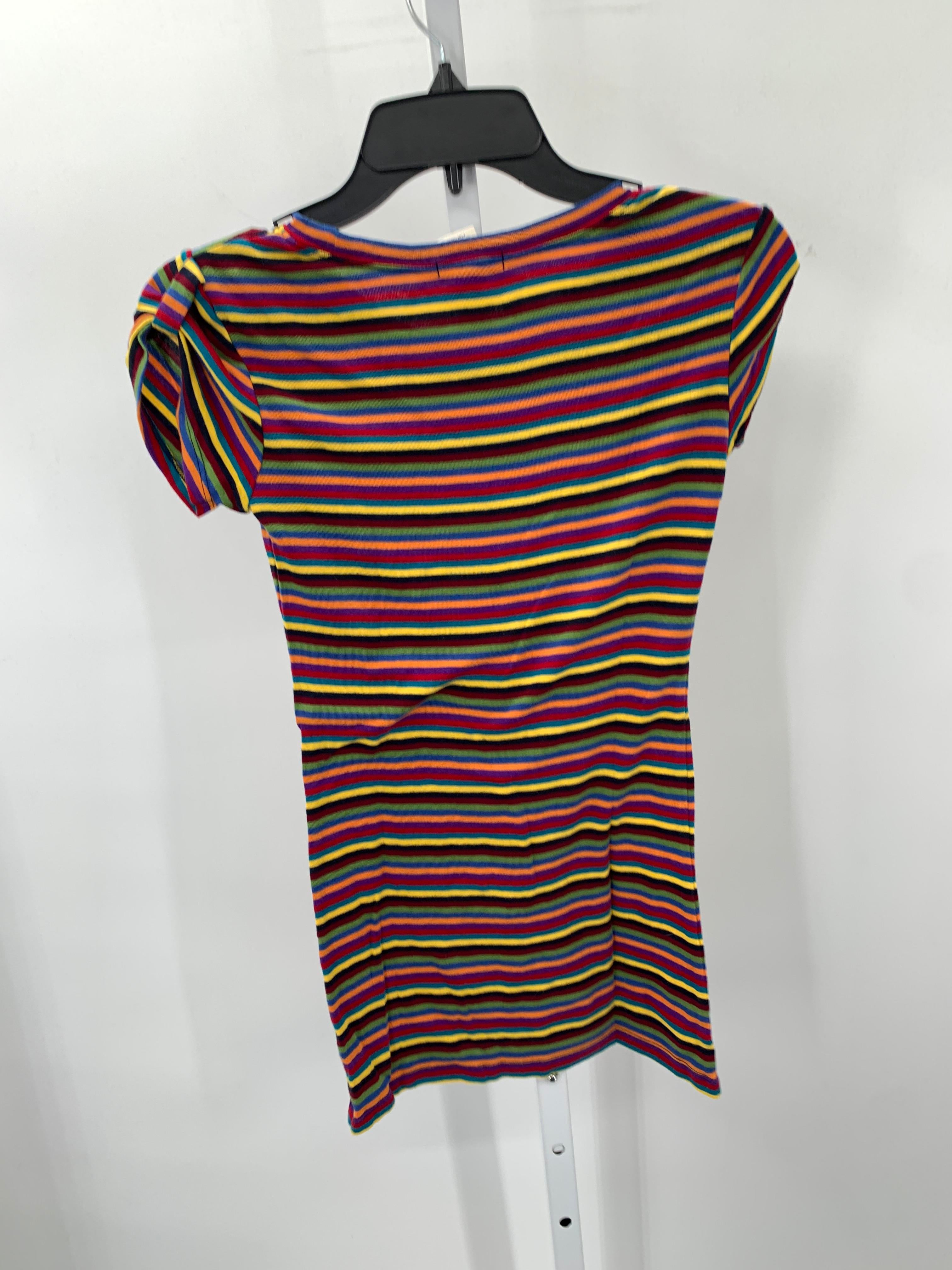 Size Medium Juniors Short Sleeve Shirt