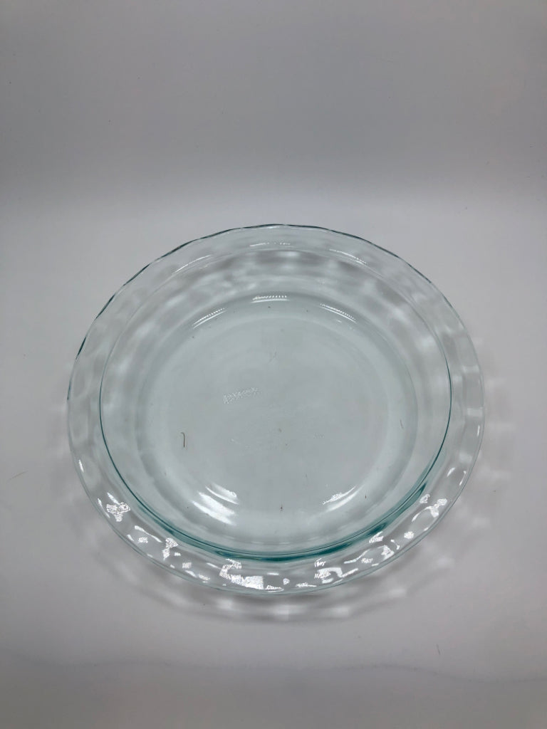 CLEAR GLASS PYREX PIE DISH.