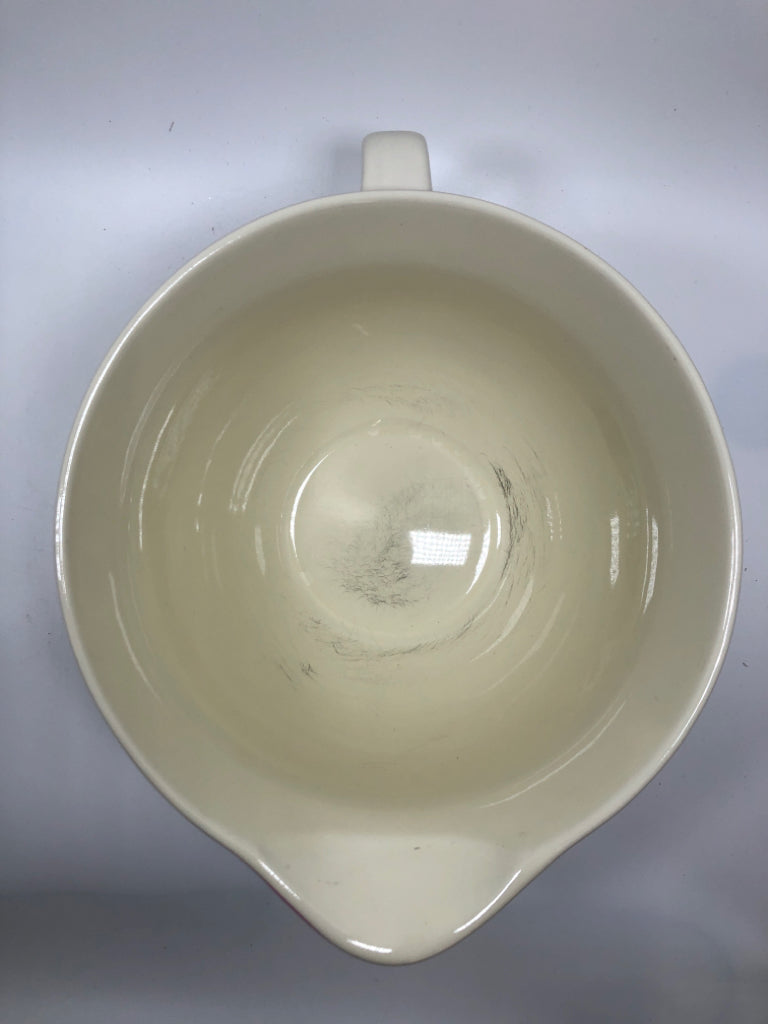 BAKE SHOP CREAM COLOR MIXING BOWL W/HEARTS.