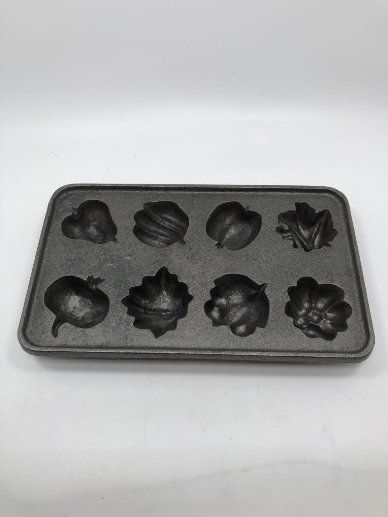 CAST IRON AUTUMN MINI MUFFIN PAN.