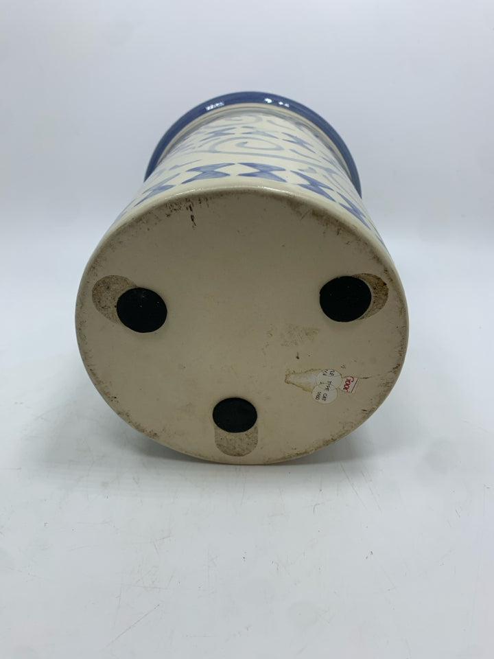 BLUE SCROLL PAINTED SUGAR CANISTER W/WOOD LID.