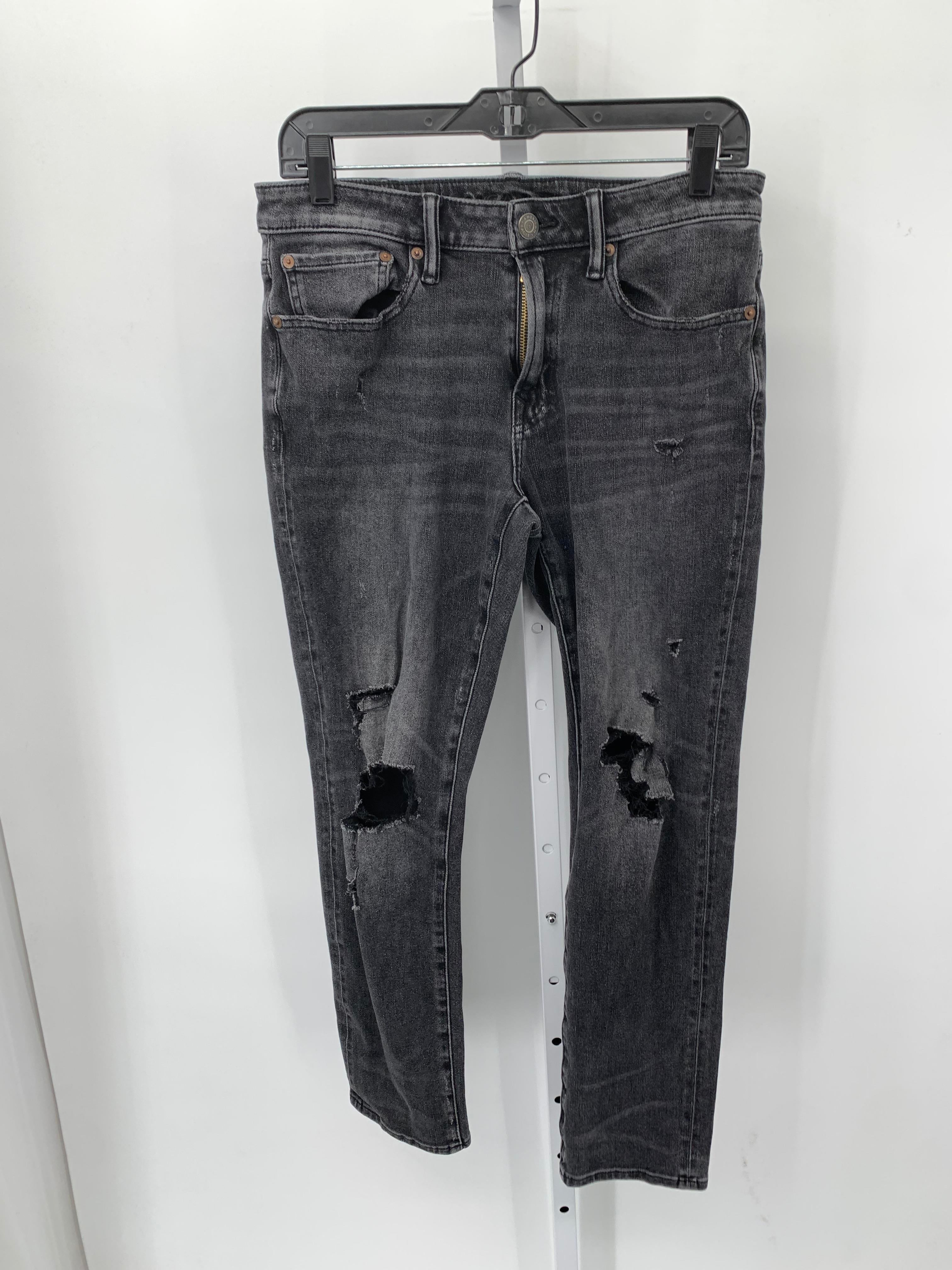 DISTRESSED DENIM JEANS