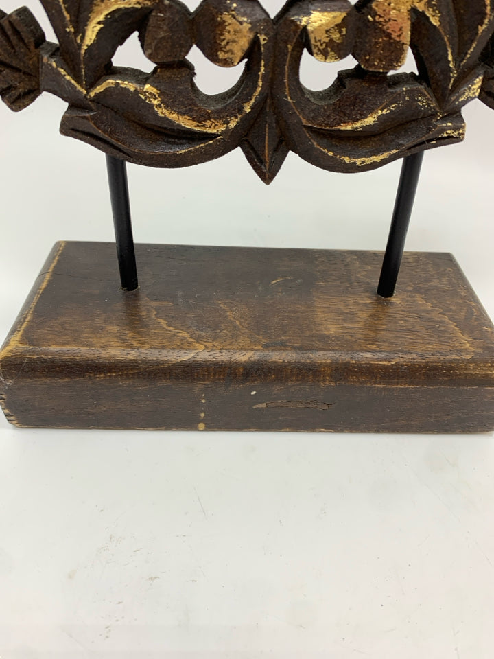 WOOD AND GOLD FLOWER MANDALA SHELF DECOR.