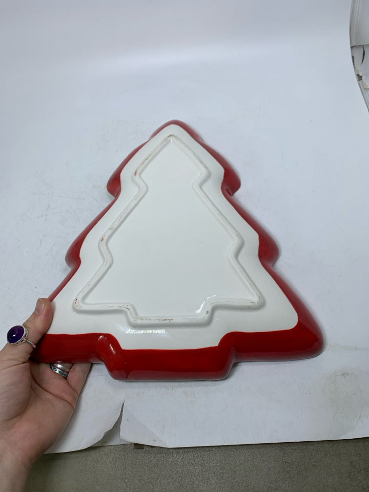 CHRISTMAS TREE SHAPED W/ MISTLETOE DETAILS PLATTER.