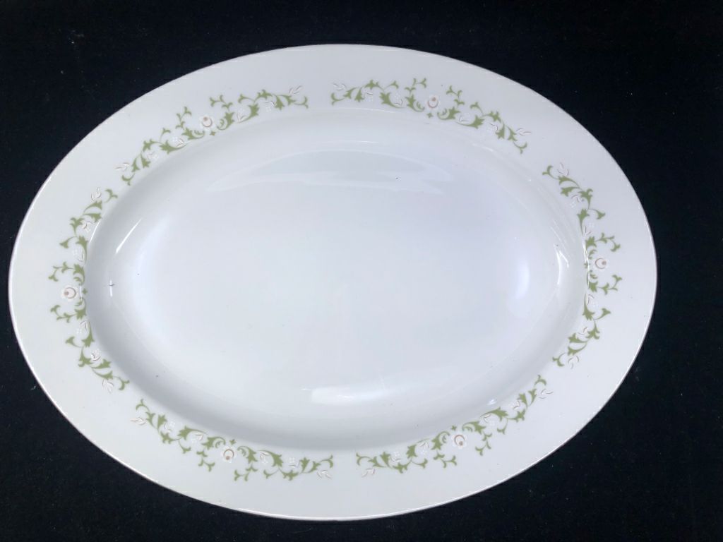 VTG WHITE ROSE W GREEN OVAL PLATTER.