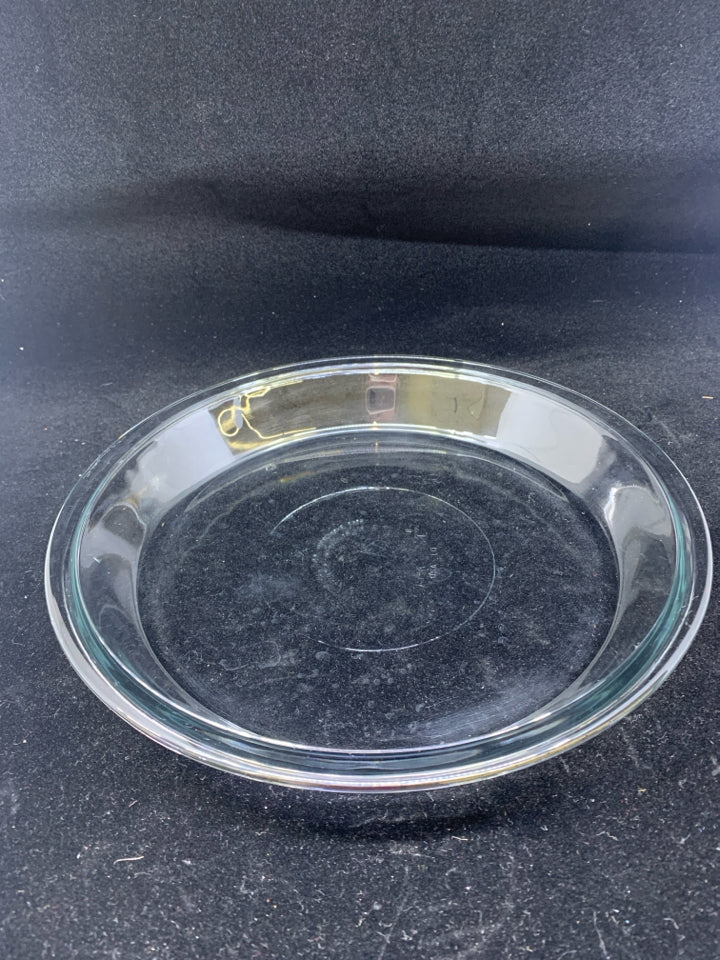 GLASS PIE DISH.