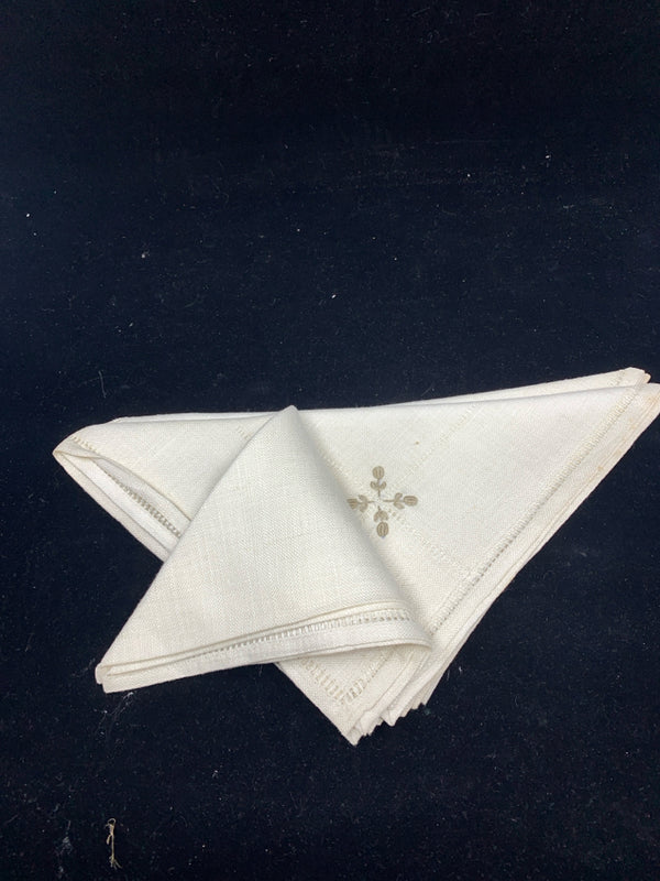 4 CREAM VTG LINEN NAPKINS.